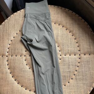 Outdoor Voices Leggings w/ Pocket